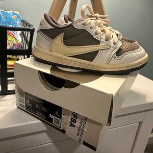 Toddler Travis Scott’s 8c